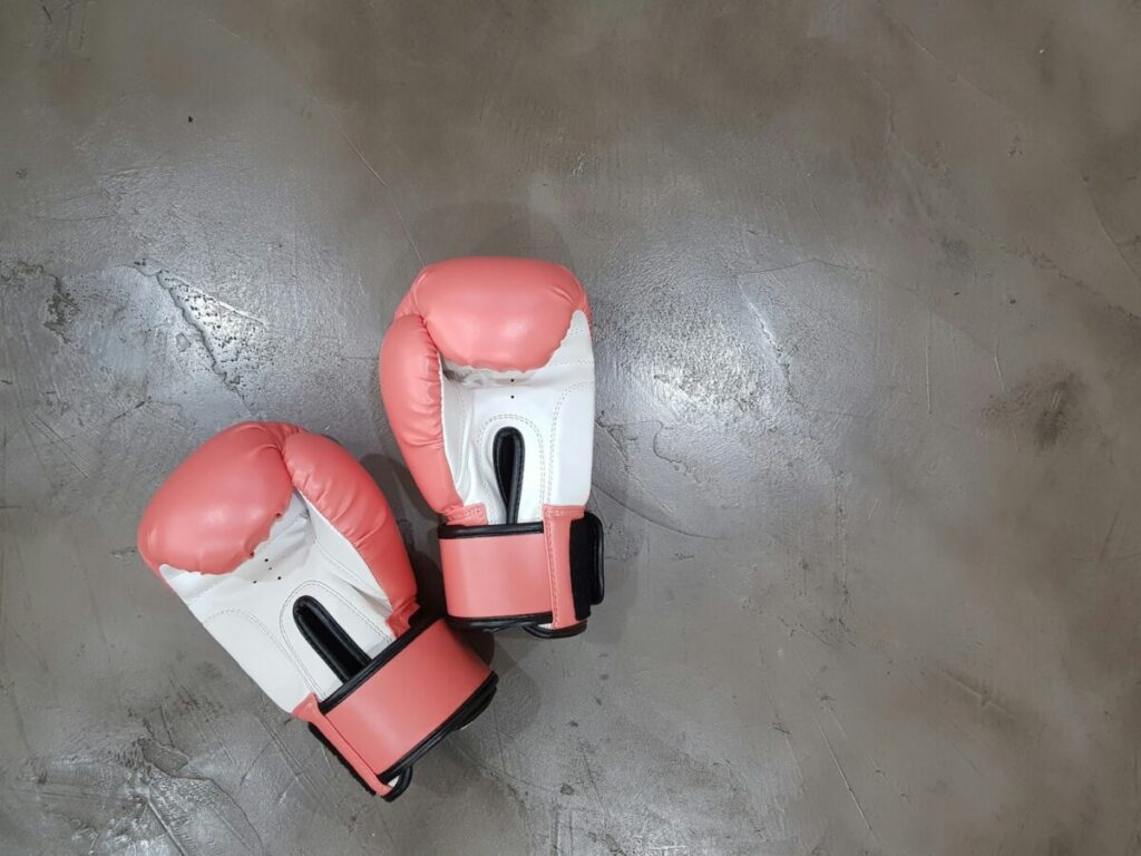 Mike Tyson en zijn huwelijkspartner: Liefde die de bokskampioen veranderde pair of pink boxing gloves